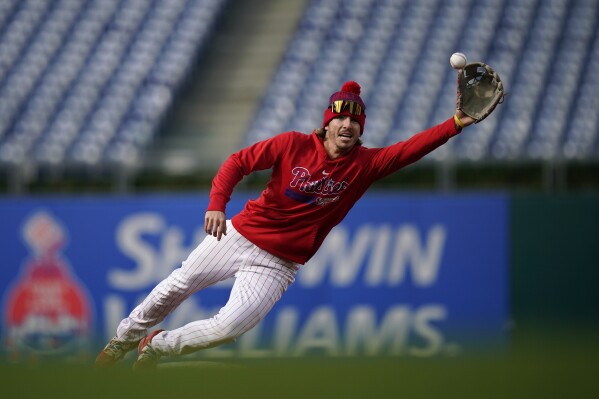 Phillies stick with the same team that got them to the NLCS
